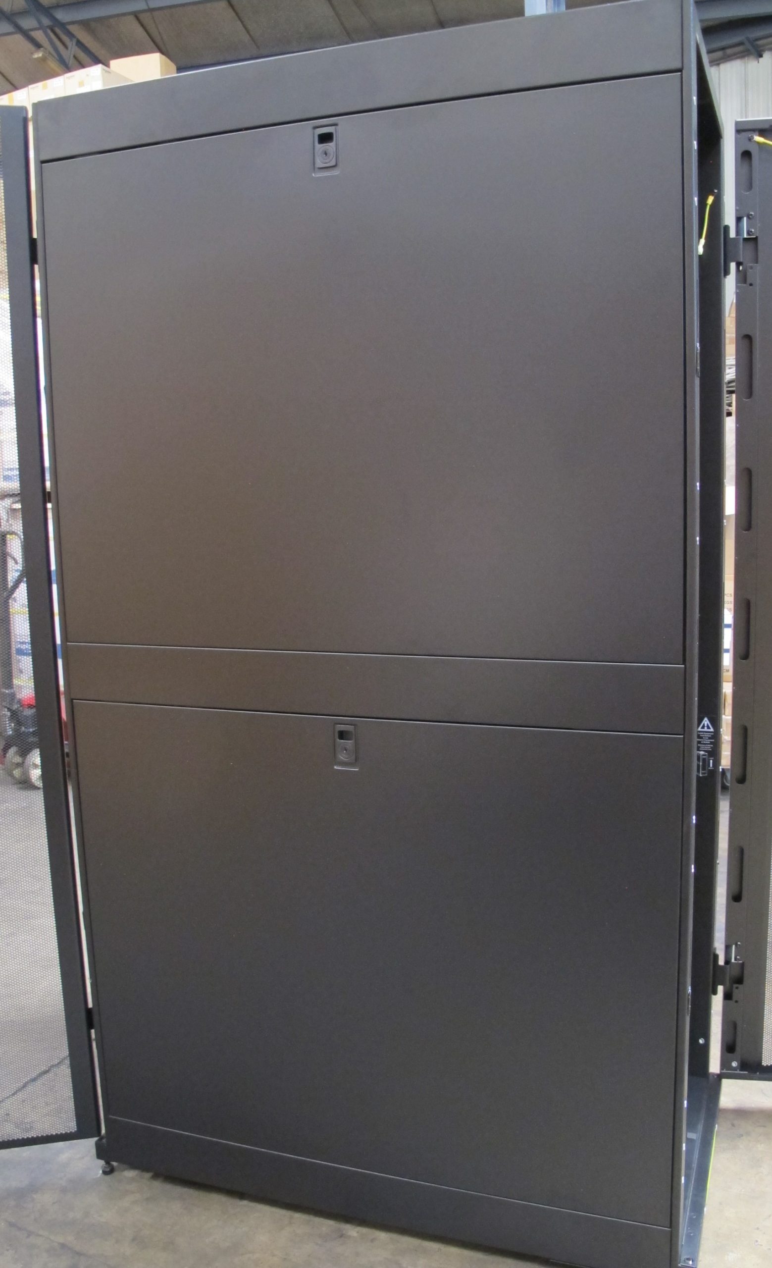 19" Branded Rack Cabinet 45 RU - Image 4